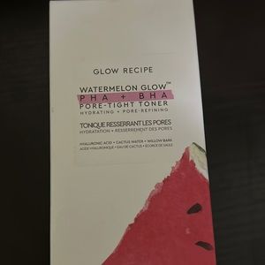 Glow recipe watermelon glow PHA & BUA pore tight toner
